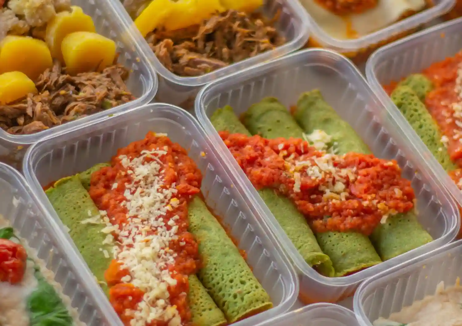 Catering dietetyczny Olsztyn oferuje świeże i zdrowe posiłki dla swoich klientów.